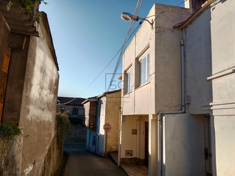 Casa para reformar con vistas al mar en o seixo, mugardos