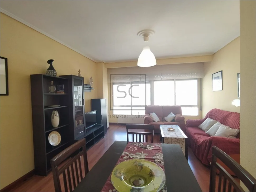 Amplio piso con garaje rotativo en caranza, ferrol