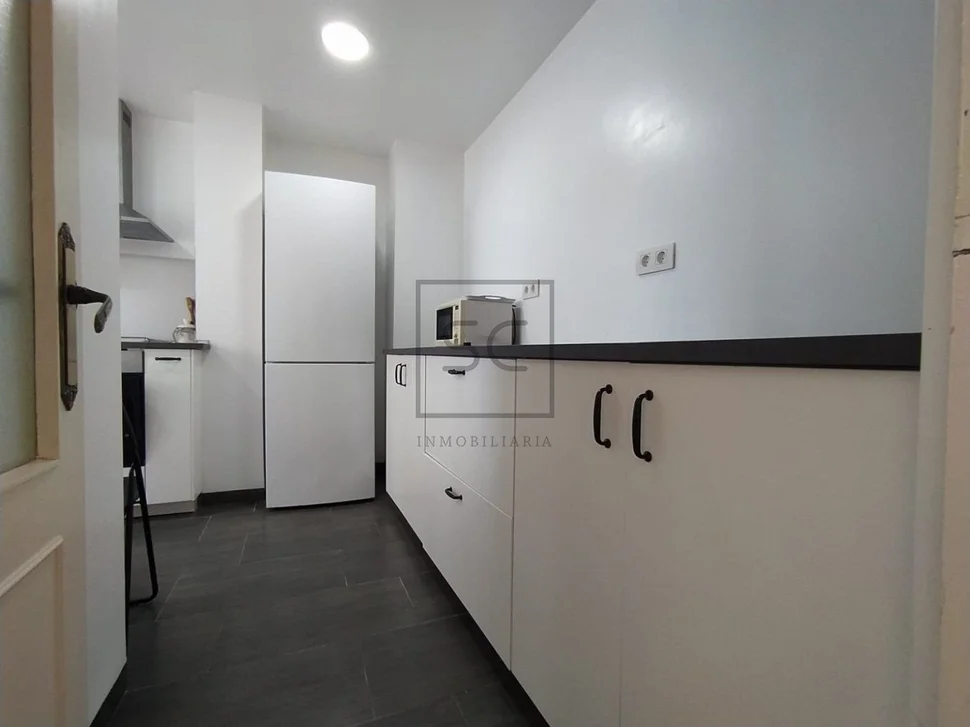 Amplio piso con garaje rotativo en caranza, ferrol