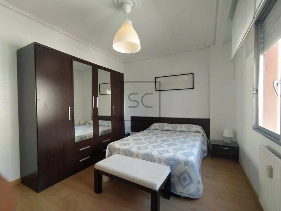 Amplio piso con garaje rotativo en caranza, ferrol