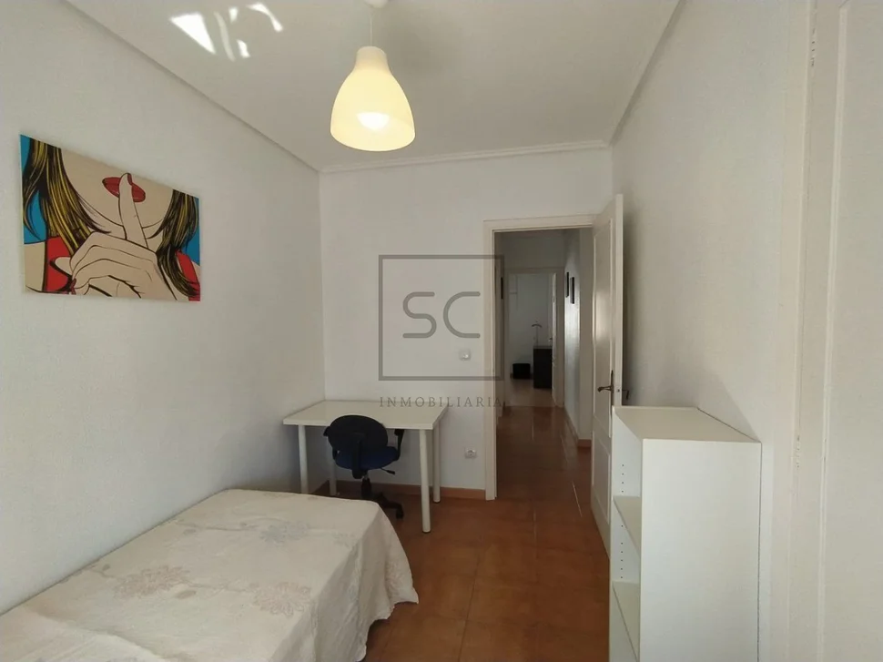 Amplio piso con garaje rotativo en caranza, ferrol