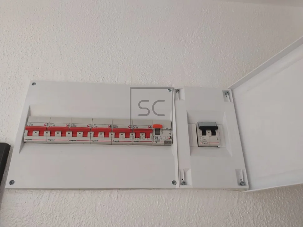 Amplio piso con garaje rotativo en caranza, ferrol