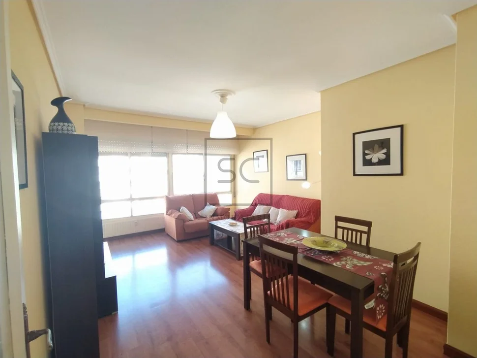 Amplio piso con garaje rotativo en caranza, ferrol