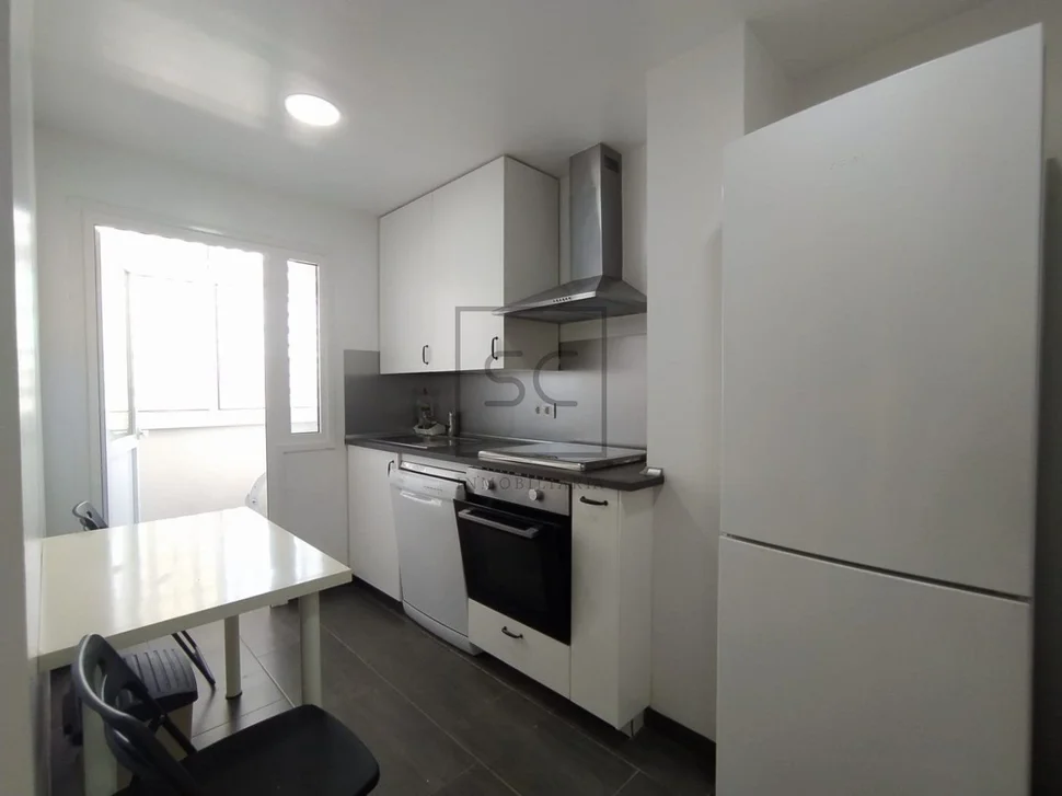 Amplio piso con garaje rotativo en caranza, ferrol