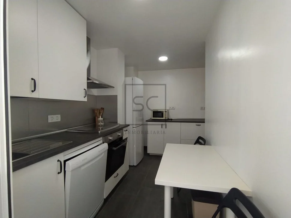 Amplio piso con garaje rotativo en caranza, ferrol