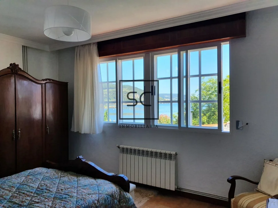 Casa con Bodegas y Finca en A Coruña, Mugardos