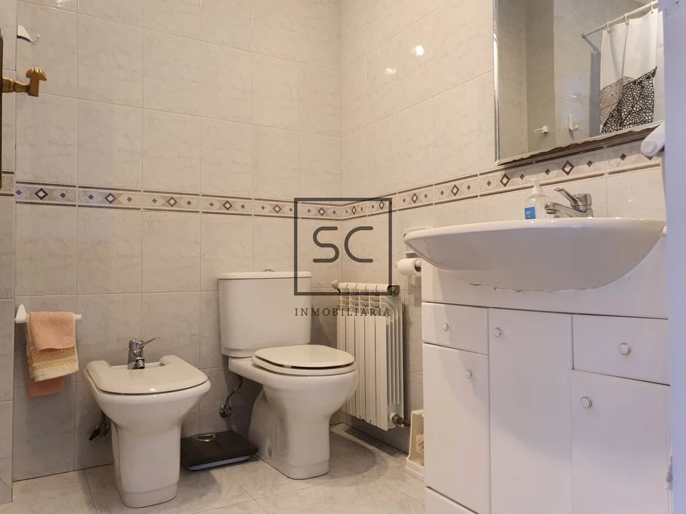 Casa con Bodegas y Finca en A Coruña, Mugardos