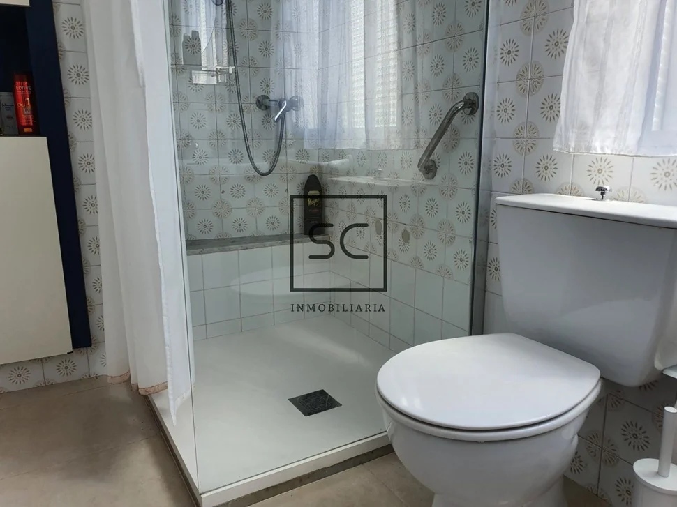 Casa con Bodegas y Finca en A Coruña, Mugardos