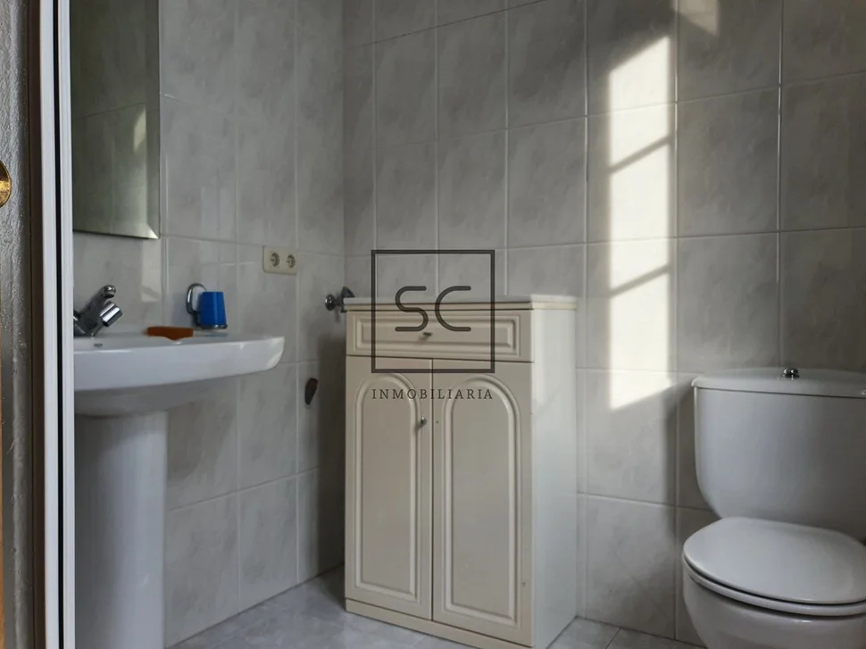 Casa con Bodegas y Finca en A Coruña, Mugardos