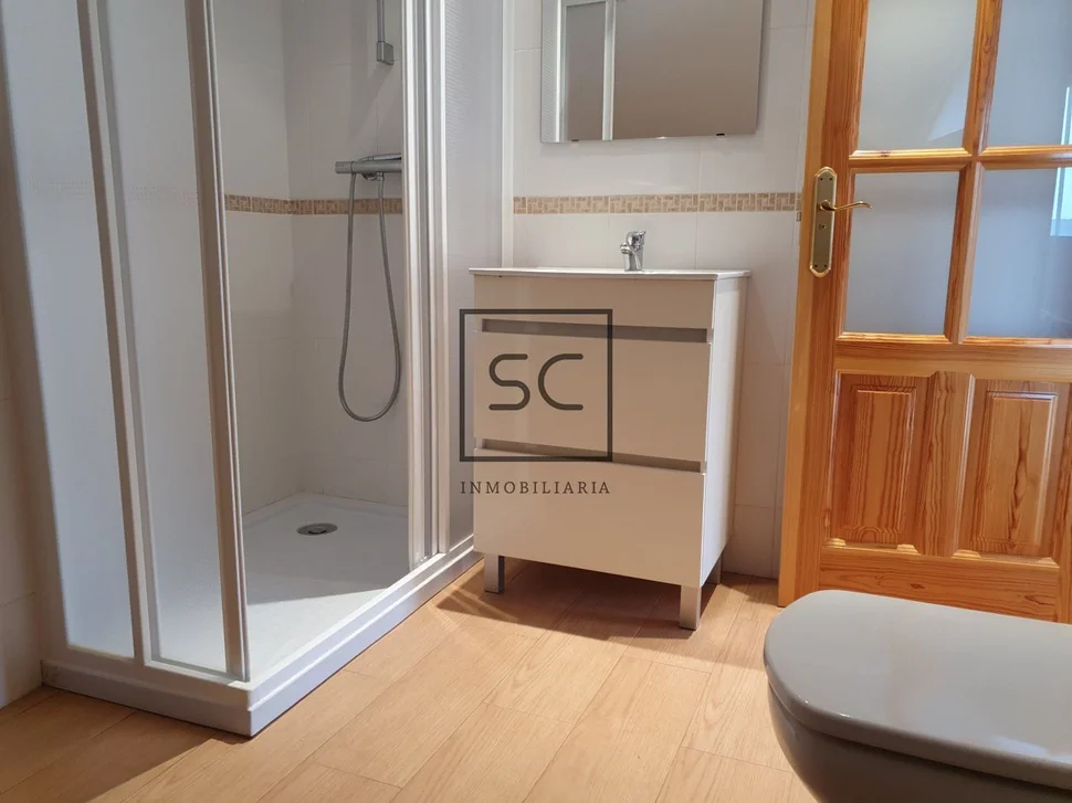 Casa con Bodegas y Finca en A Coruña, Mugardos