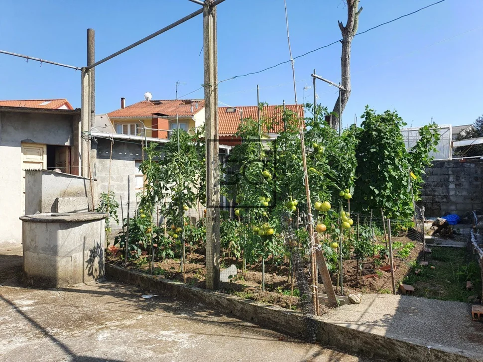 Casa con Garaje y Finca en Piñeiros, Narón