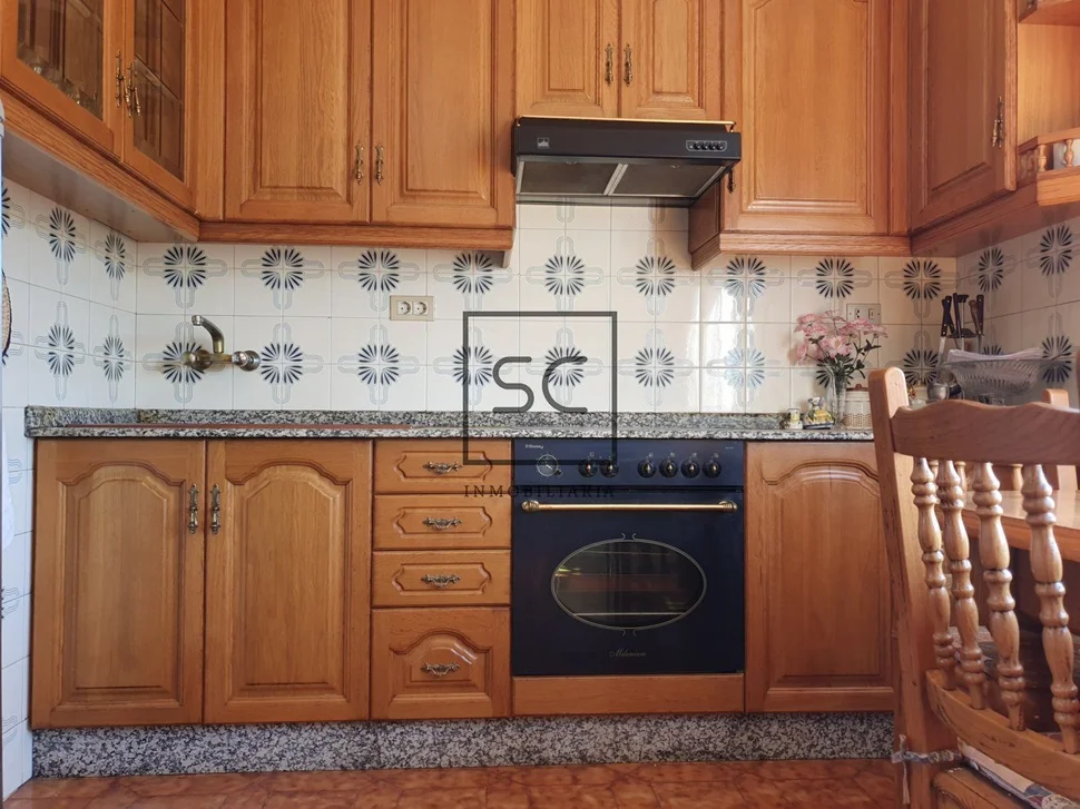 Casa con Garaje y Finca en Piñeiros, Narón