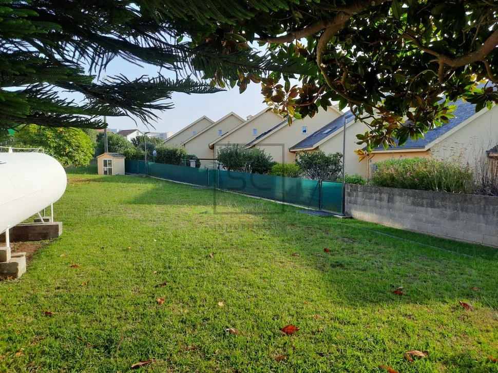 Pareado cercano a playa frouxeira para entrar a vivir en valdoviño, valdoviño