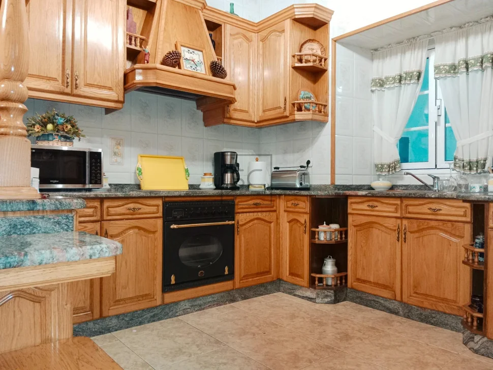 Casa en el centro de fene con terraza en fene, fene