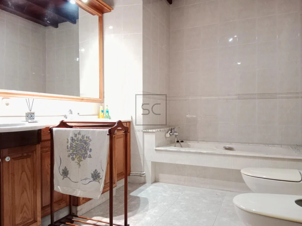 Casa en el centro de fene con terraza en fene, fene