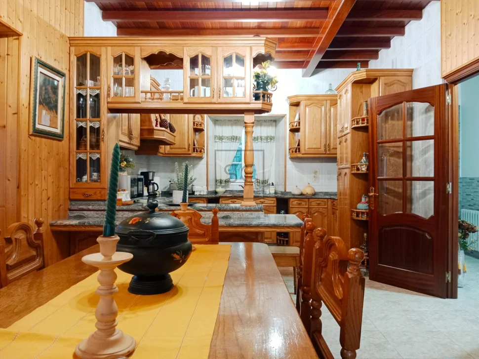 Casa en el centro de fene con terraza en fene, fene