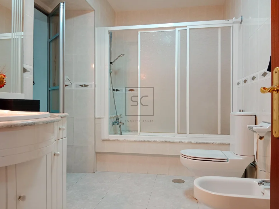 Casa en el centro de fene con terraza en fene, fene