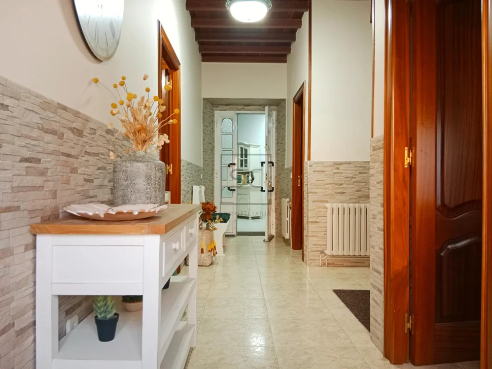 Casa en el centro de fene con terraza en fene, fene