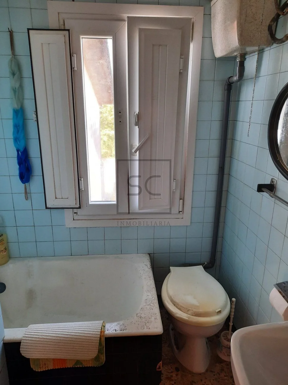 Horno panificador en funcionamiento con dos viviendas independientes en valdoviño, valdoviño