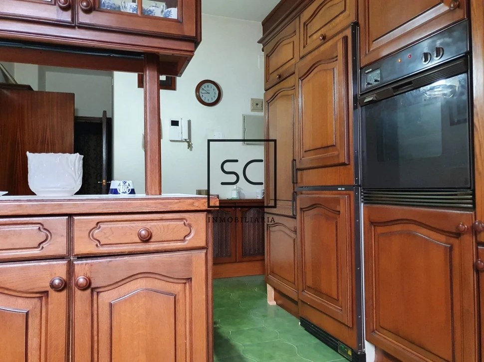 Piso con ascensor y garaje en ensache, a coruña