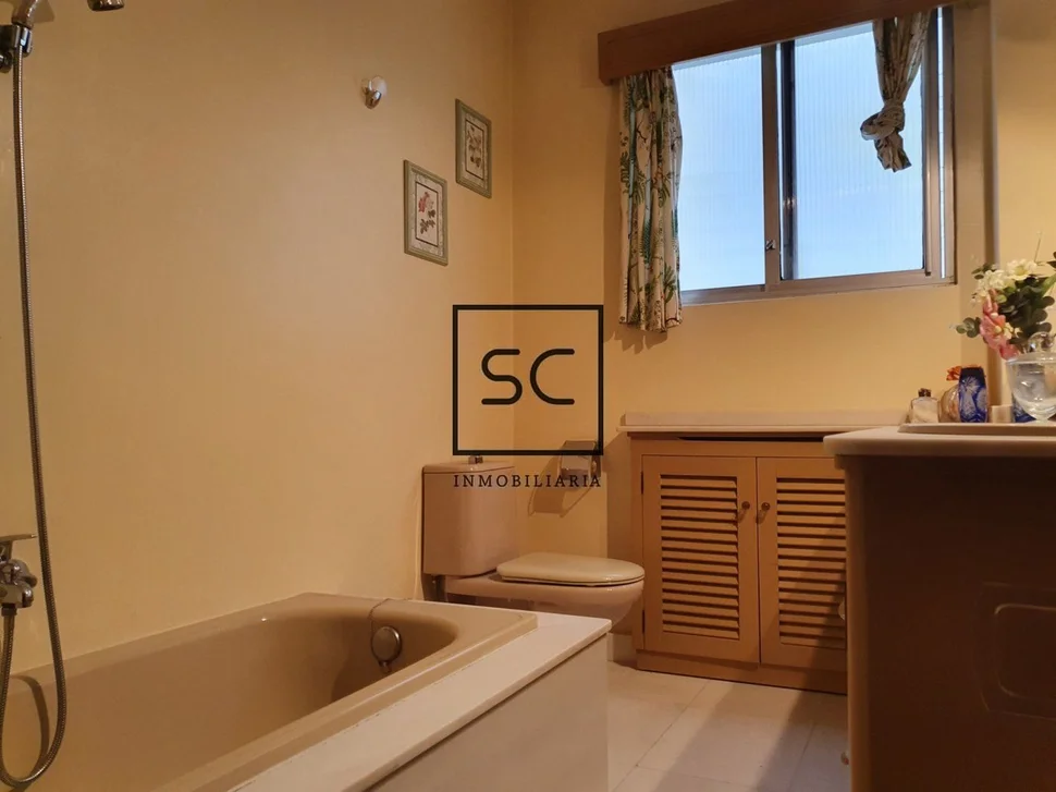 Piso con ascensor y garaje en ensache, a coruña