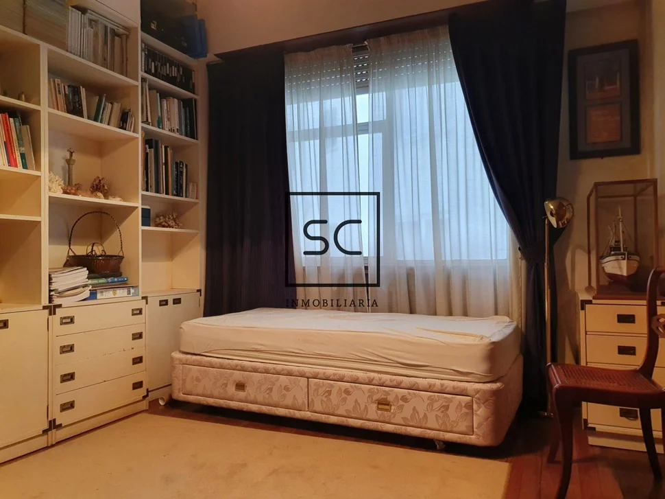 Piso con ascensor y garaje en ensache, a coruña