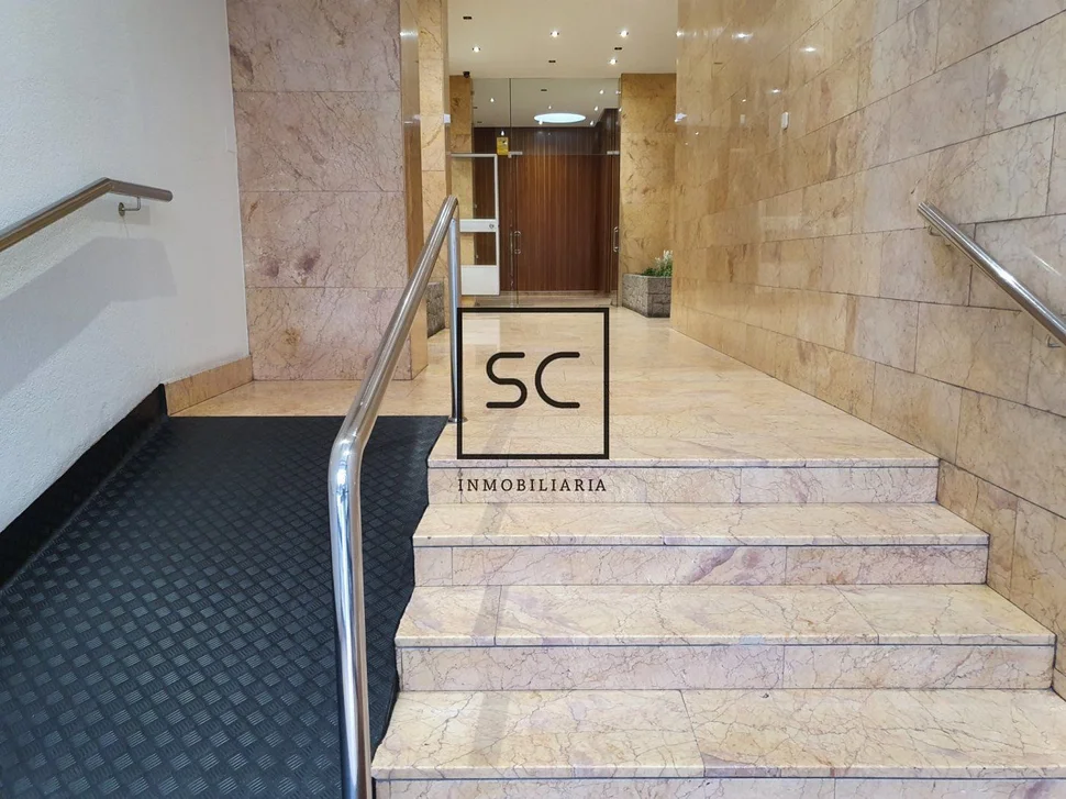 Piso con ascensor y garaje en ensache, a coruña