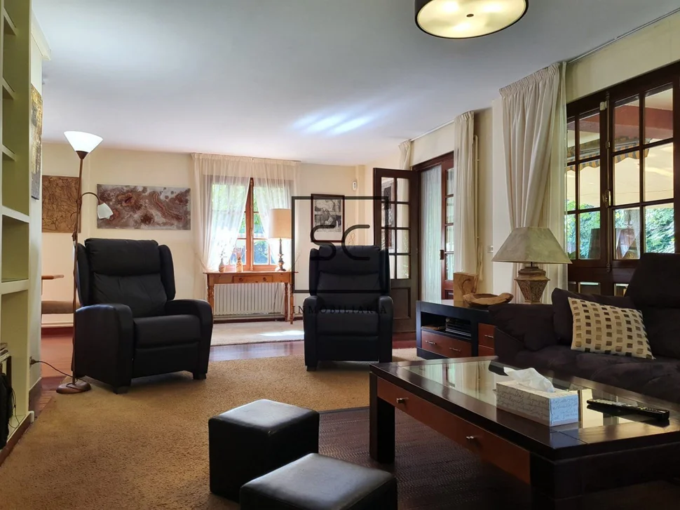 Chalet con piscina y finca en maniños, fene