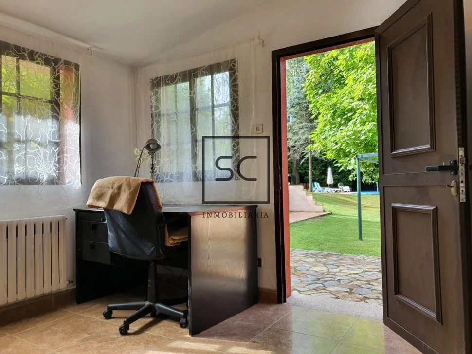 Chalet con piscina y finca en maniños, fene