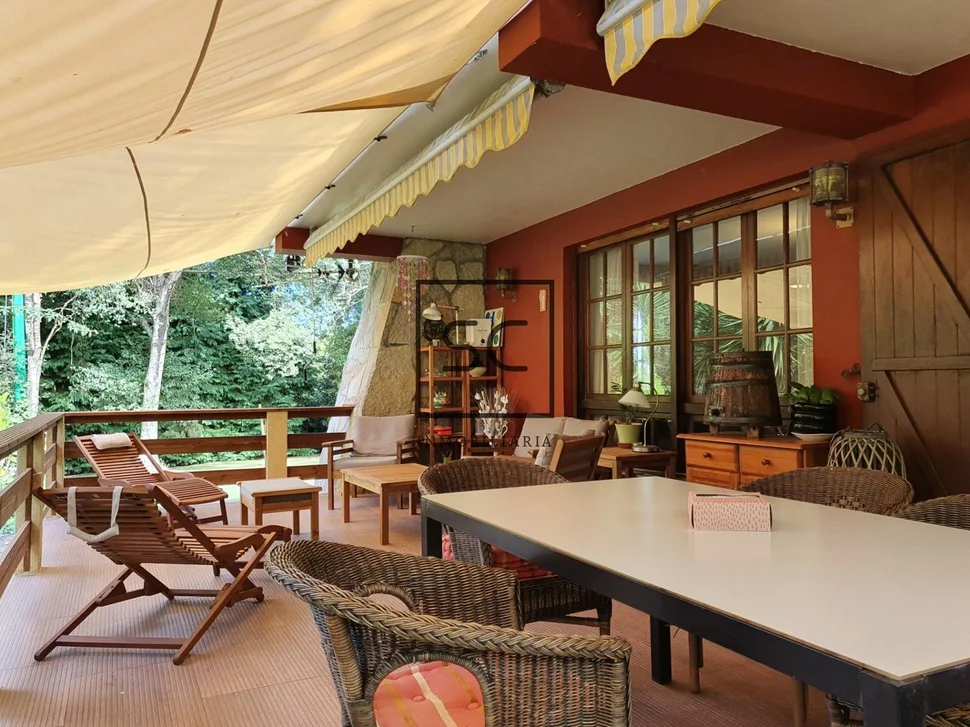 Chalet con piscina y finca en maniños, fene