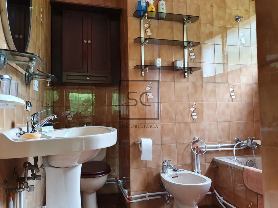 Chalet con finca edificable en san cidre, bergondo