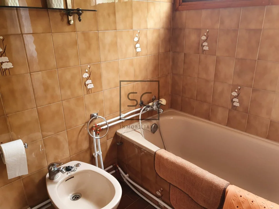 Chalet con finca edificable en san cidre, bergondo