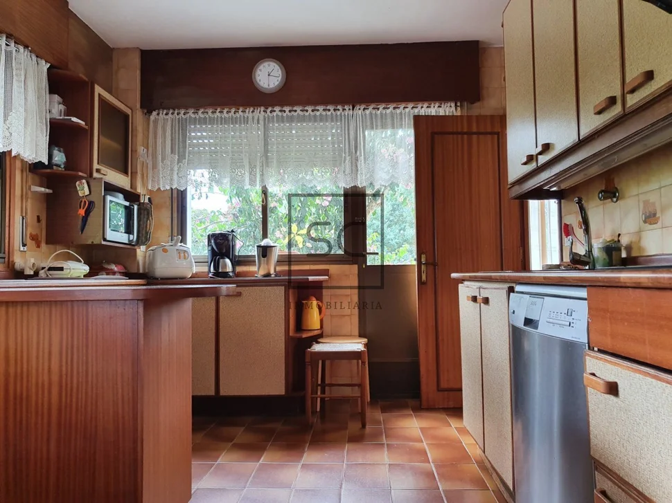 Chalet con finca edificable en san cidre, bergondo