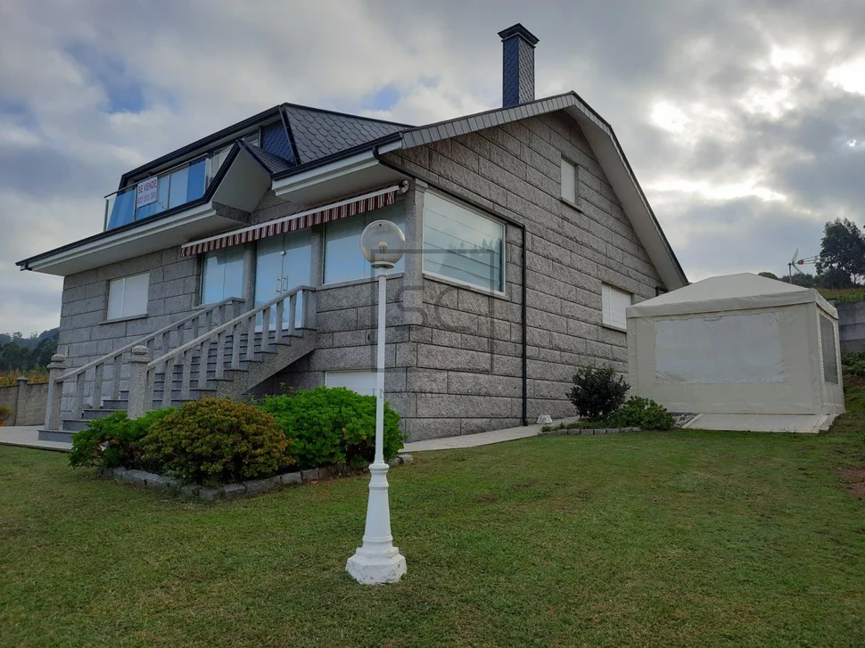 Magnifico chalet individual con piscina y jardin en valdoviño, valdoviño