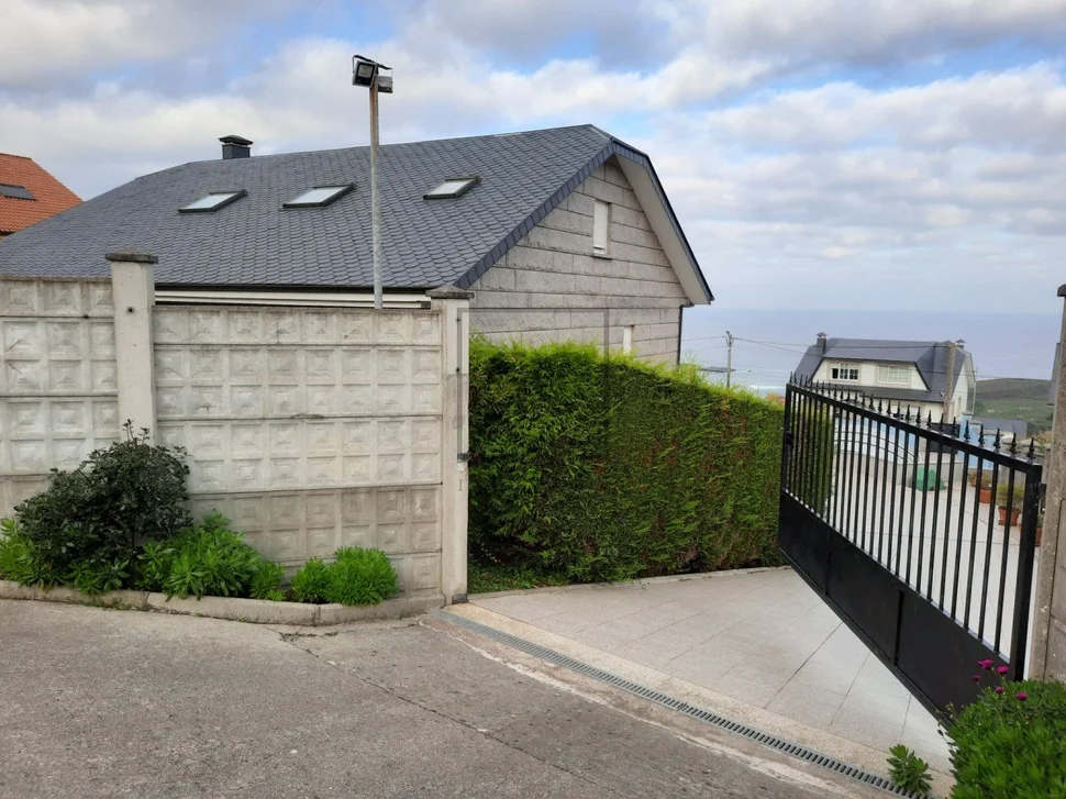 Magnifico chalet individual con piscina y jardin en valdoviño, valdoviño