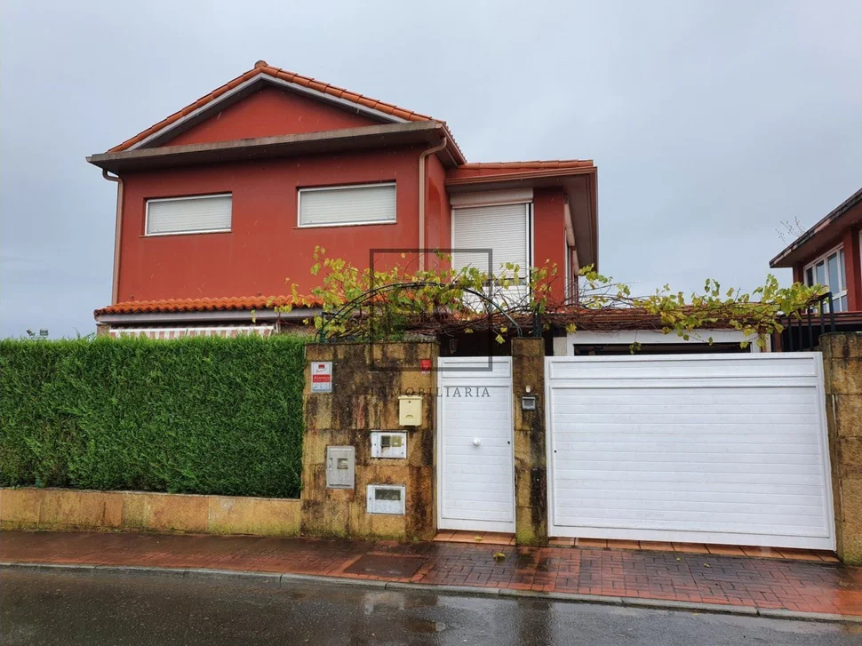 Chalet con piscina y barbacoa en veige-playa cirro-carnoedo, sada