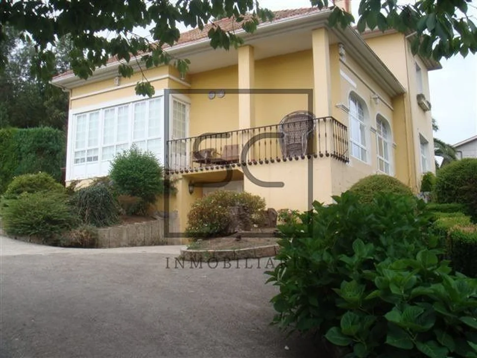 Chalet con piscina en guísamo, bergondo