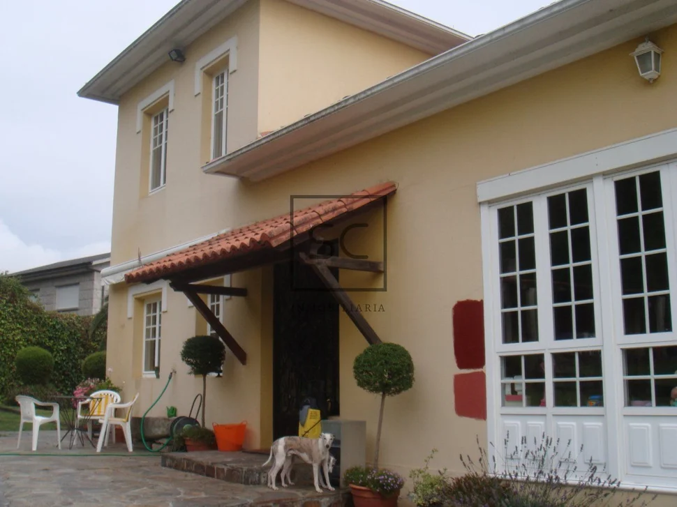 Chalet con piscina en guísamo, bergondo
