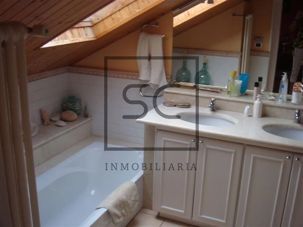 Chalet con piscina en guísamo, bergondo