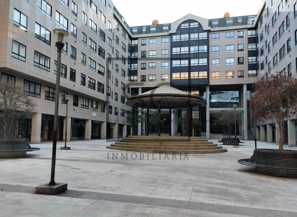 Local comercial en os castros, a coruña