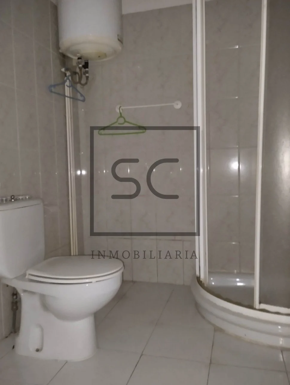 Local comercial en os castros, a coruña