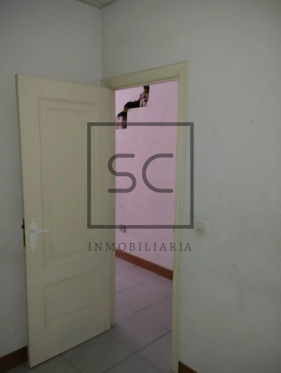 Local comercial en os castros, a coruña