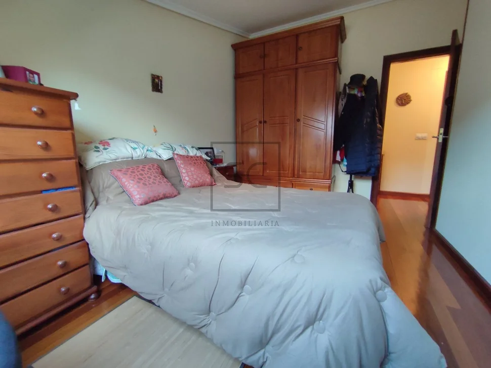 Amplico Dúplex con Ascensor, Trastero y Garaje en Alto Castaño, Narón