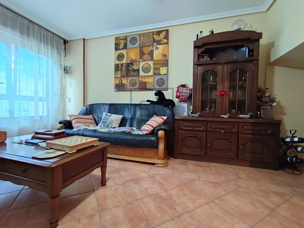 Amplico Dúplex con Ascensor, Trastero y Garaje en Alto Castaño, Narón