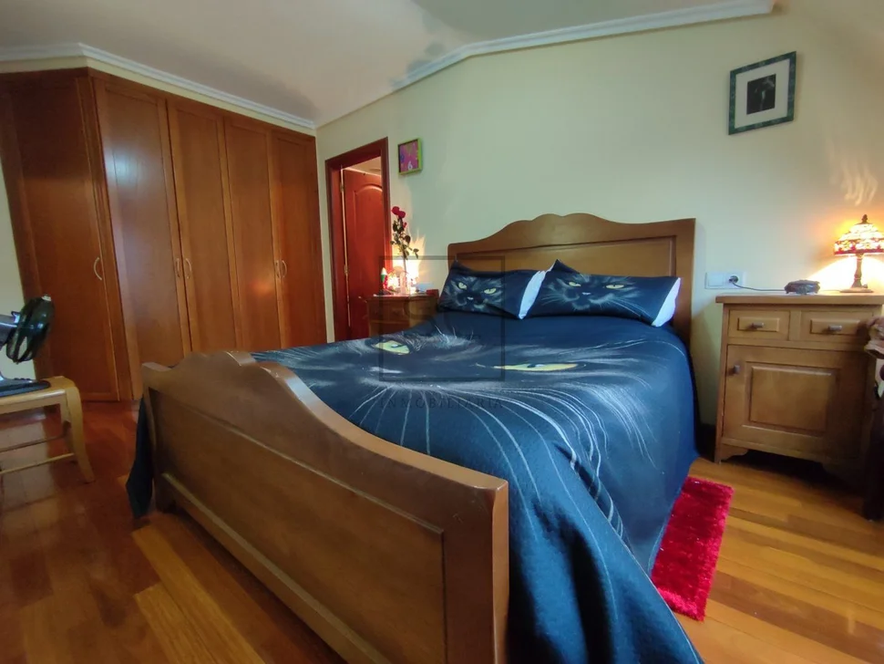 Amplico Dúplex con Ascensor, Trastero y Garaje en Alto Castaño, Narón