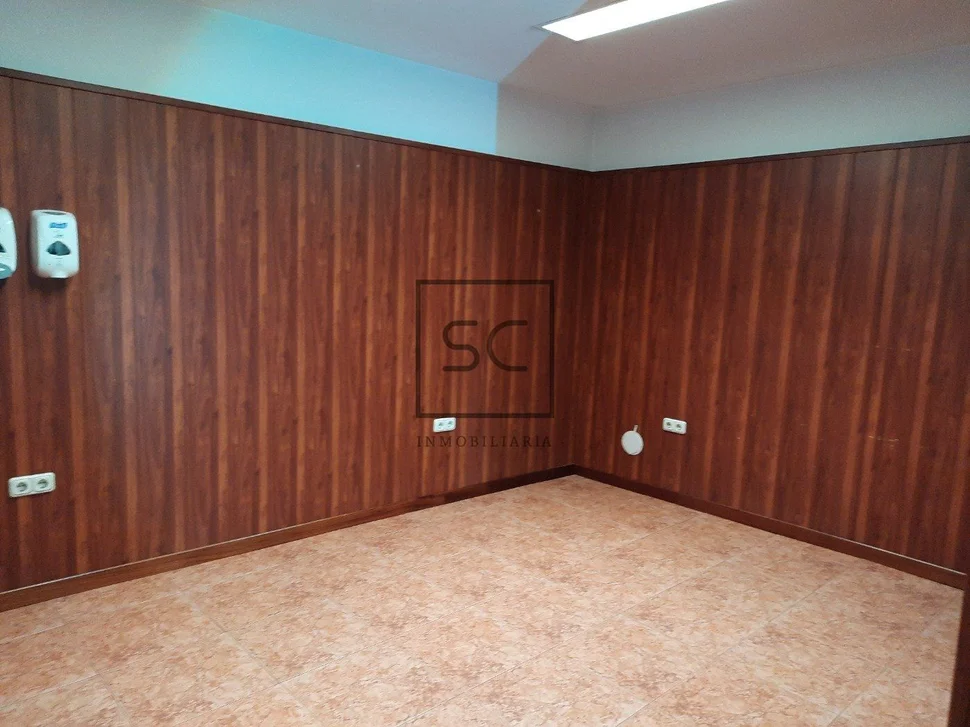 500 metros de local comercial en la carretera de castilla, ferrol