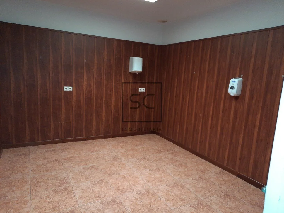 500 metros de local comercial en la carretera de castilla, ferrol