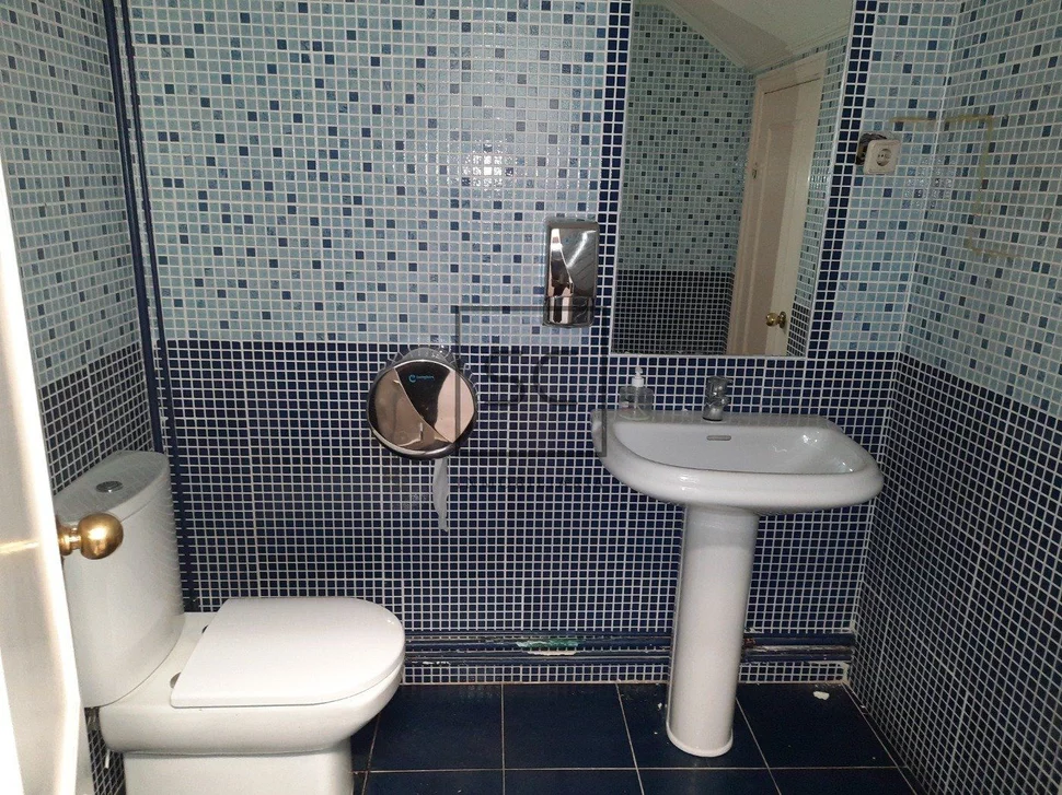 500 metros de local comercial en la carretera de castilla, ferrol