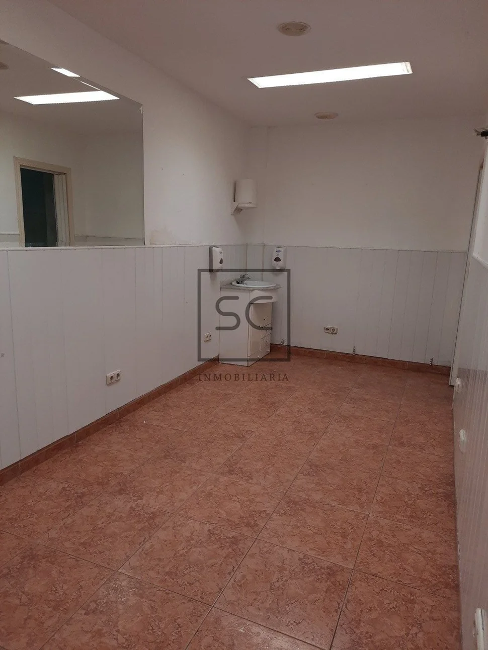 500 metros de local comercial en la carretera de castilla, ferrol