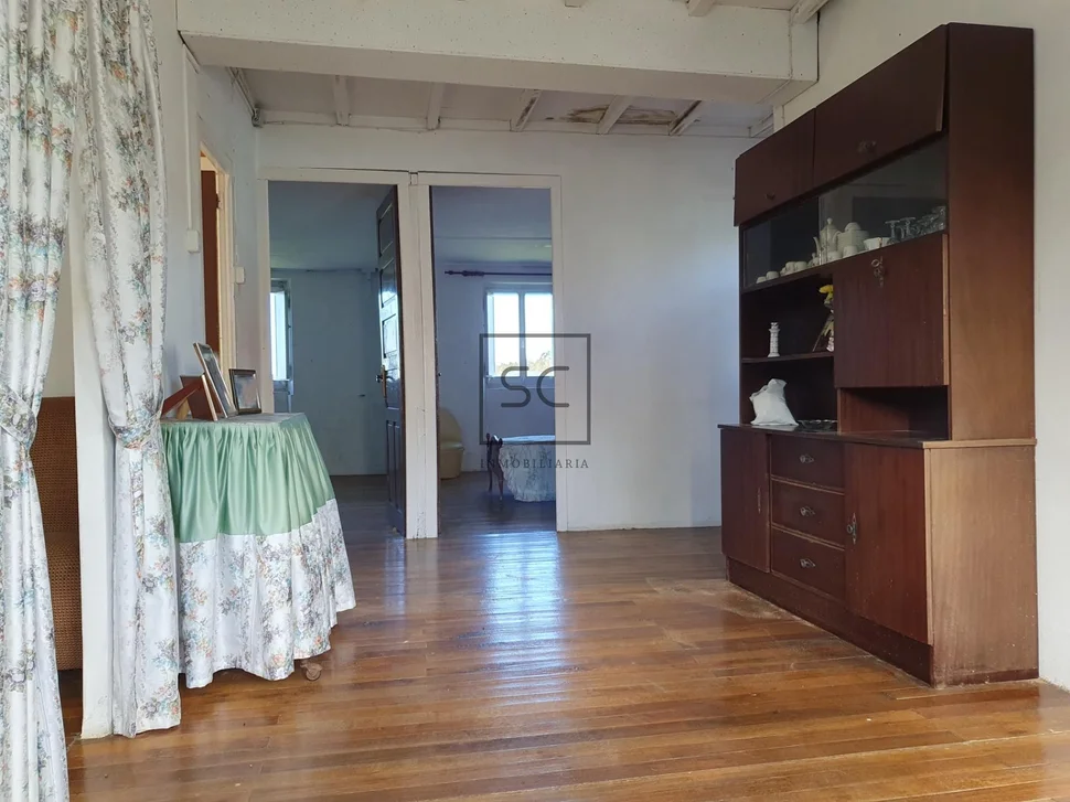 Casa con finca y bodega en sedes, narón